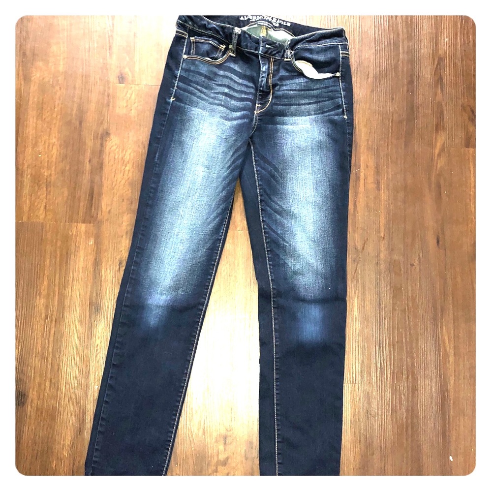 American Eagle dark wash skinny jeans